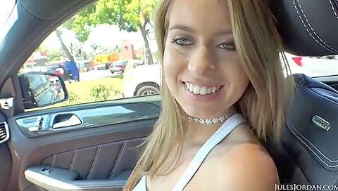 Jill Kassidy Gives Some Road Head Fuck The Insurance