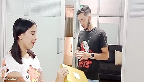 Por Ser Su Dia Especial Dejo Que Mi Madrastra Haga Conmigo Lo Que Quiera, Me Chupa El Pene Y Fornicamos Hasta Hacerme Correr 21 Min