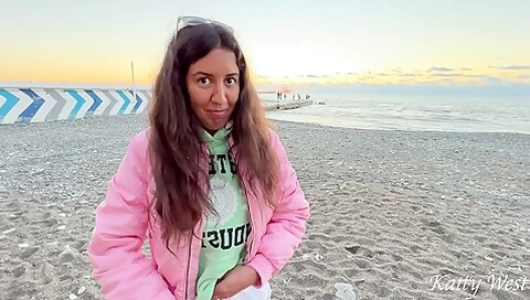 Picked Up A Girl On The Beach And Invited Me To Have Sex In The Shower
