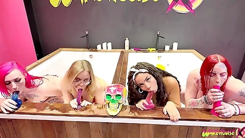 Warning - Extremely Wet! Lesbian Foursome In The Luxury Jacuzzi