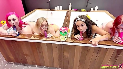 Wet Joy In The Whirlpool - Four Amateurs Play Together