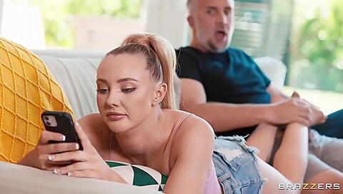 Paisley Porter - Exxtra - Curvy Dirt