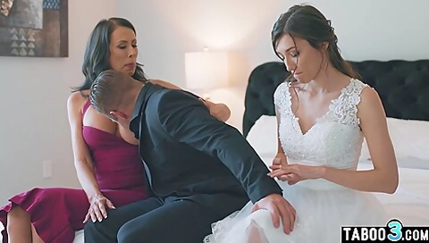 Bisex Wife Wife Teaching Stepsons Milf - Reagan Foxx, Maya Woulfe And Nathan Bronson
