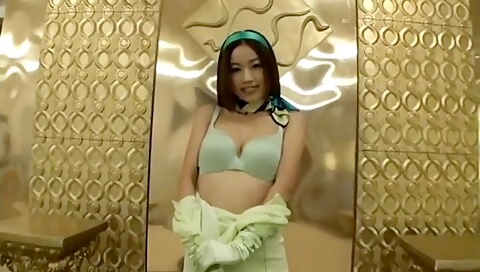 A Beautiful Woman With Great Breasts Seduce Japanese Woman