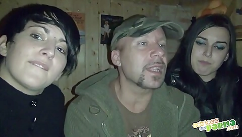 Victoria Y Leyre Grabandose Mientras Hacen Un Trio - Teaser Video