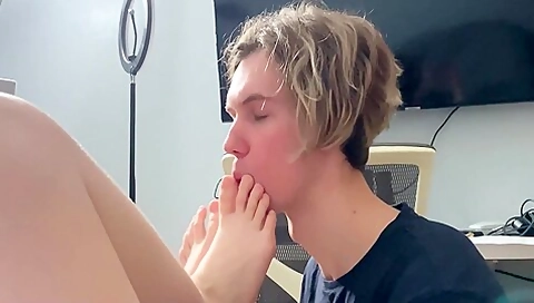Licking Feet And Pussy Of 18 Yo Girlfriend While Her Parents Away 24 Min - Teaser Video