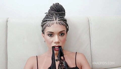 Mih Ninfetinha Gets Hardcore Anal Fucking - Teaser Video