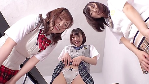 4k 無損 さつき芽衣,白桃はな,沙月恵奈 - (1)絶対パンチラ！常に挑発 小悪魔美少女3人mmus-060