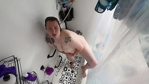 Housewife Becki Takes A Shower