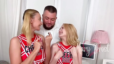 Stepbrother Gets Cheerleader Booty