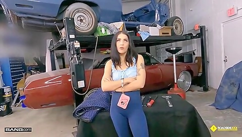 Sofie Reyez Trades Her Pussy For Some Car Insurance